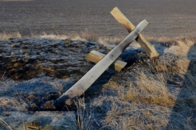 В Николаевской области вандалы уничтожили поклонные кресты: хунта «готовится» к Пасхе?
