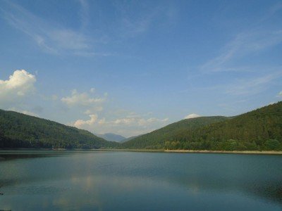 Хроники европеизации: уникальное водохранилище в Закарпатье превращено в свалку