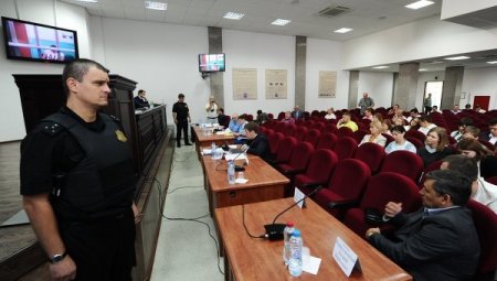 У здания суда, где рассмотрят дело Савченко, усилена охрана